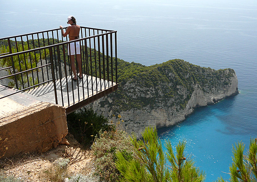 Utsiktsrampen ovanför Shipwreck beach på Zakynthos..