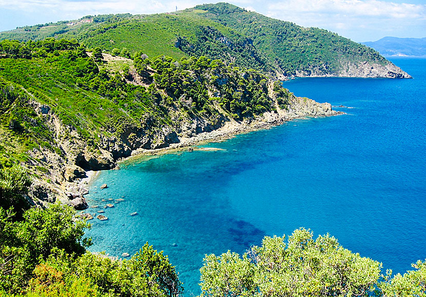 Utsikt över Skopelos från kyrkan Agioi Anargiri på Alonissos.