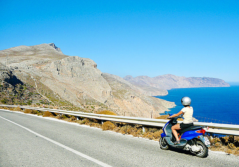 Vägarna på Amorgos är i bra skick och trafiken är minimal.