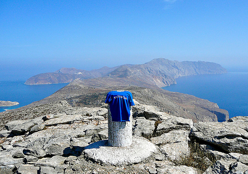 Berget Profitis Elias och ligger på en höjd av 699 meter över havet och är Amorgos nästa högsta berg efter Mount Krikelos (821 m).