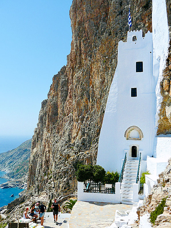 Ingången till klostret Panagia Hozoviotissa Monastery.