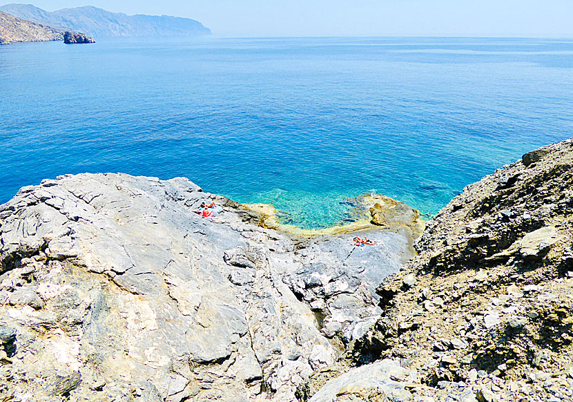 Agia Anna är Amorgos officiella nudiststrand. 