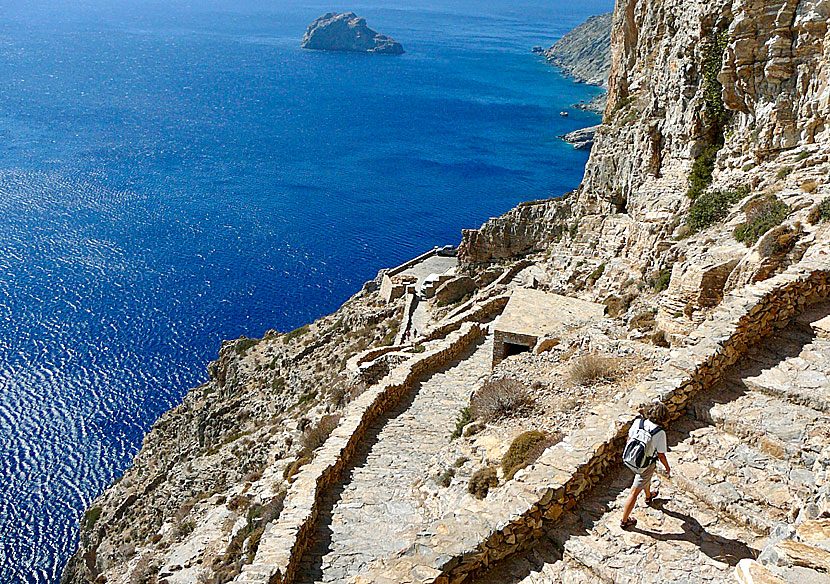 Det tar cirka 15-20 minuter att gå upp till klostret på Amorgos.