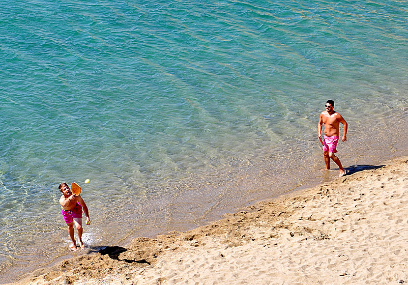 Som en gummiboll kommer jag tillbaks till dig med M.A. Numminen på Kolymbithra beach på Tinos i Grekland.