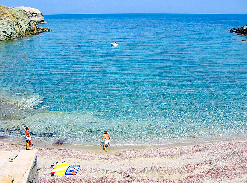 Folegandros bästa stränder. Agios Georgios beach.