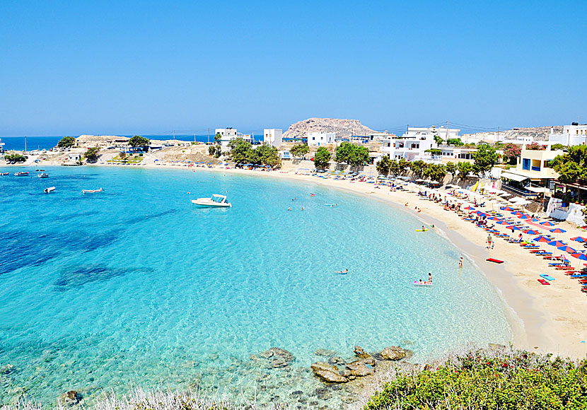 Den lilla byn Lefkos med fyra fina sandstränder på Karpathos i Grekland..