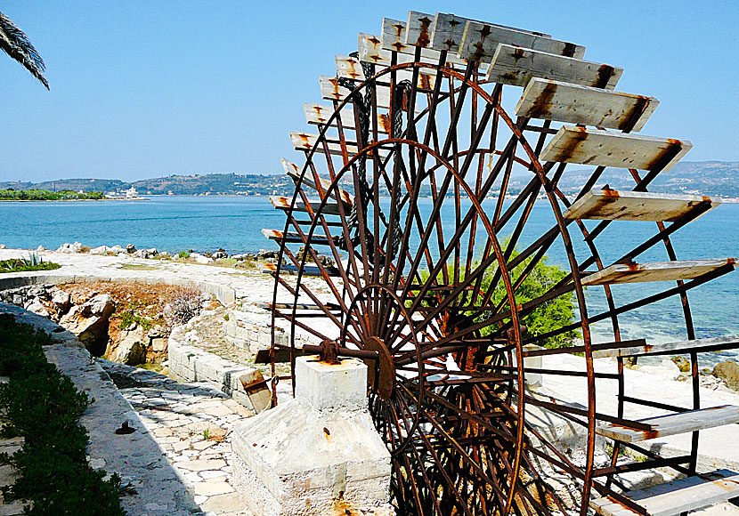 Katavothres Mill på Kefalonia är en kopia av den om förstördes i jordbävningen 1953.