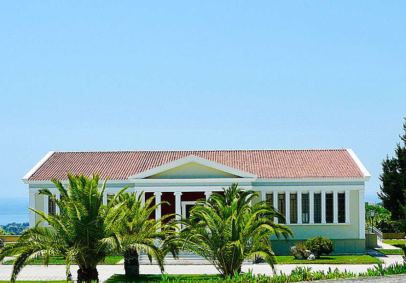 Kulturhuset i byn Kourkoumelata på Kefalonia.