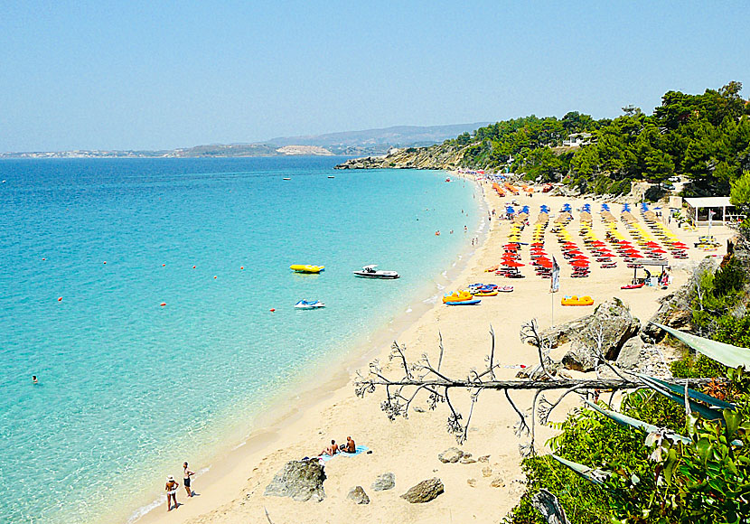 Missa inte Makris Gialos beach i Lassi när du reser till Argostoli på Kefalonia i Grekland.