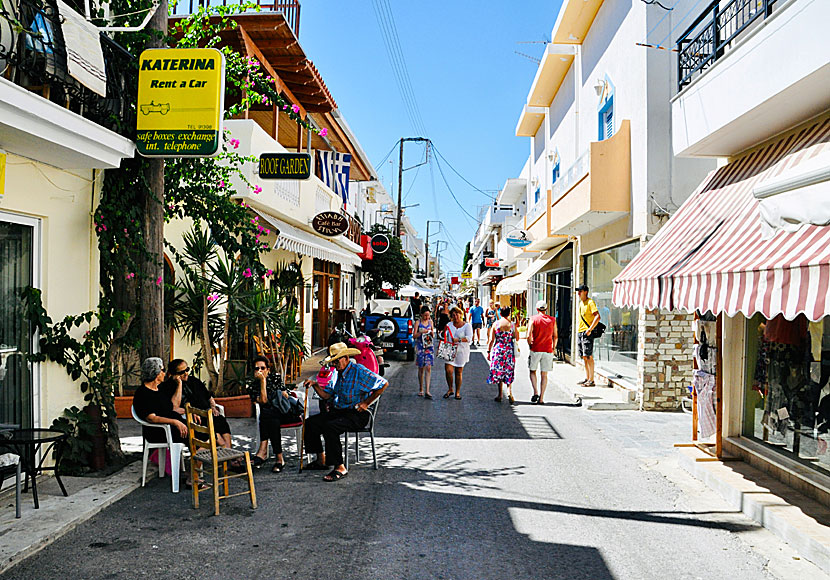 Shopping på huvudgatan i Kardamena på Kos.