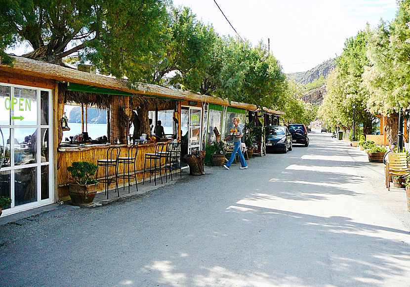 Bra restauranger, tavernor och kaféer vid stranden i Sougia.