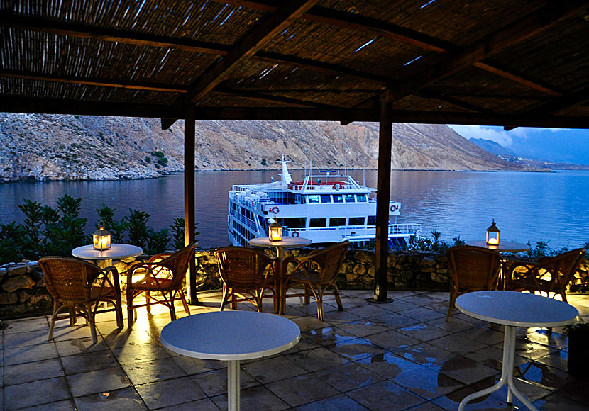 Bilfärjan Daskalogiannis trafikerar Chora Sfakion, Loutro, Agia Roumeli, Sougia och Paleochora.