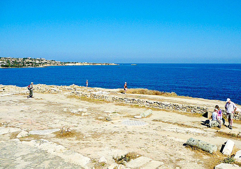 Den antika staden med en gammal basilika i Hersonissos på Kreta.