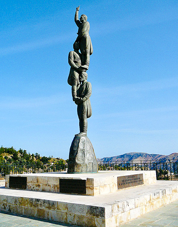 Krigsmonumentet i Lakki på Kreta.