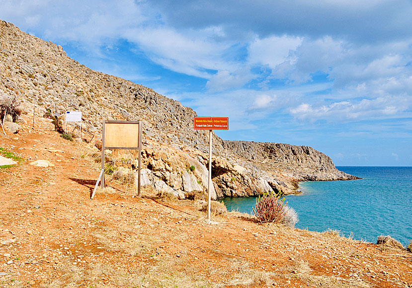 Vandra till Pelekita Cave i Kato Zakros på östra Kreta.