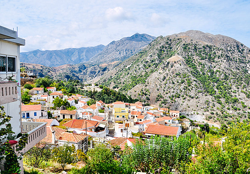 Den mycket vackra byn Argiroupolis på Kreta. 