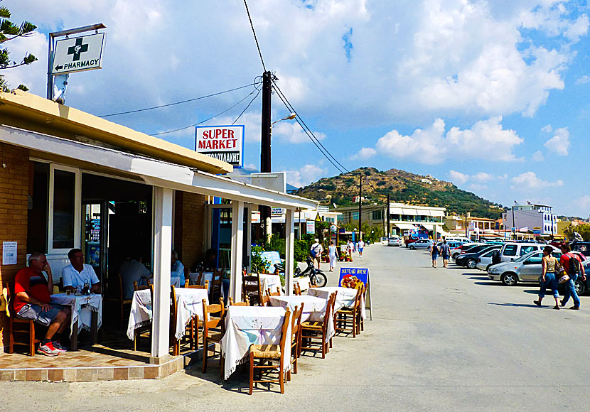 Gyrosrestauranger och Supermarkets i Plakias på Kreta.