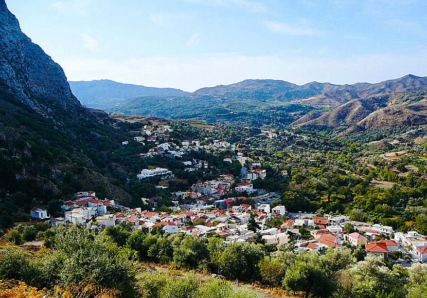 Den genuina byn Spili söder om Rethymnon på Kreta.