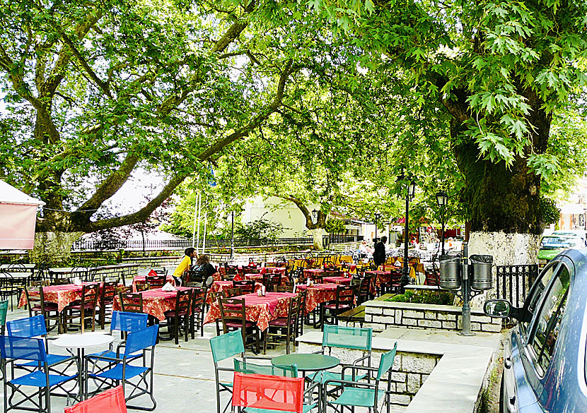 Restauranger och hantverksaffärer i Karia på Lefkas.