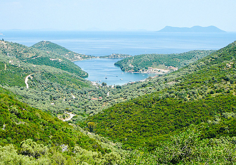 Den vackra bukten Sivota på Lefkas i Grekland brukar vara full av segelbåtar.