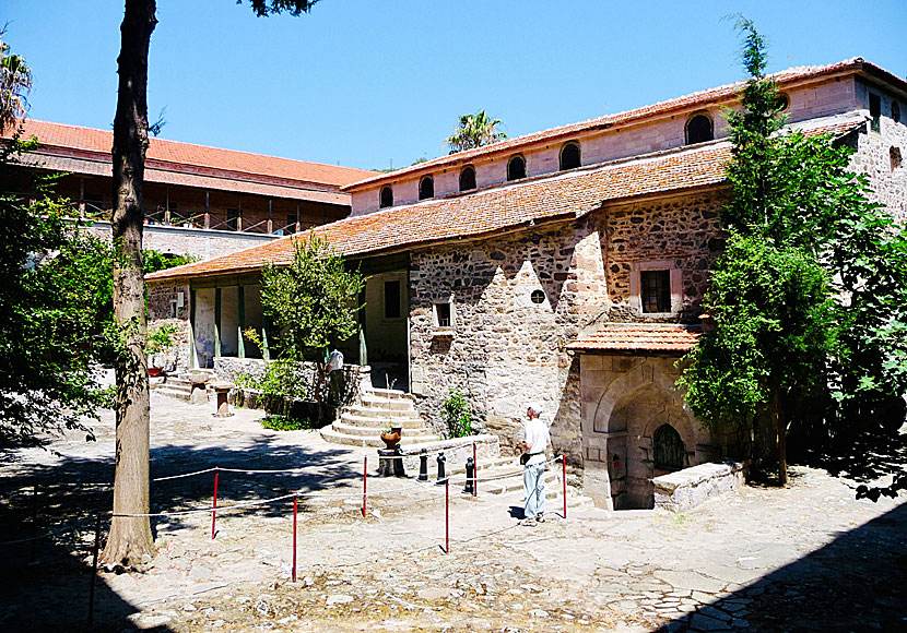 Innergården på Limonos Monastery på Lesbos.