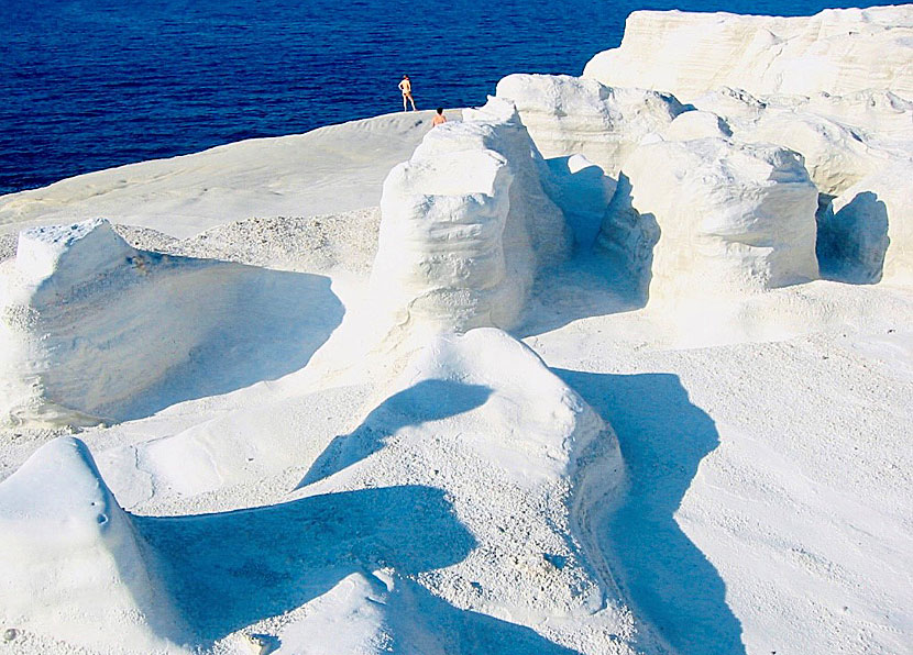 På vissa ställen ser Sarakiniko ut som ett månlandskap. 