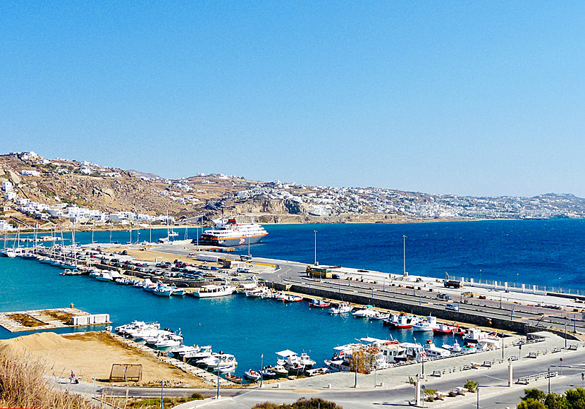 Stora hamnen norr om Mykonos stad.