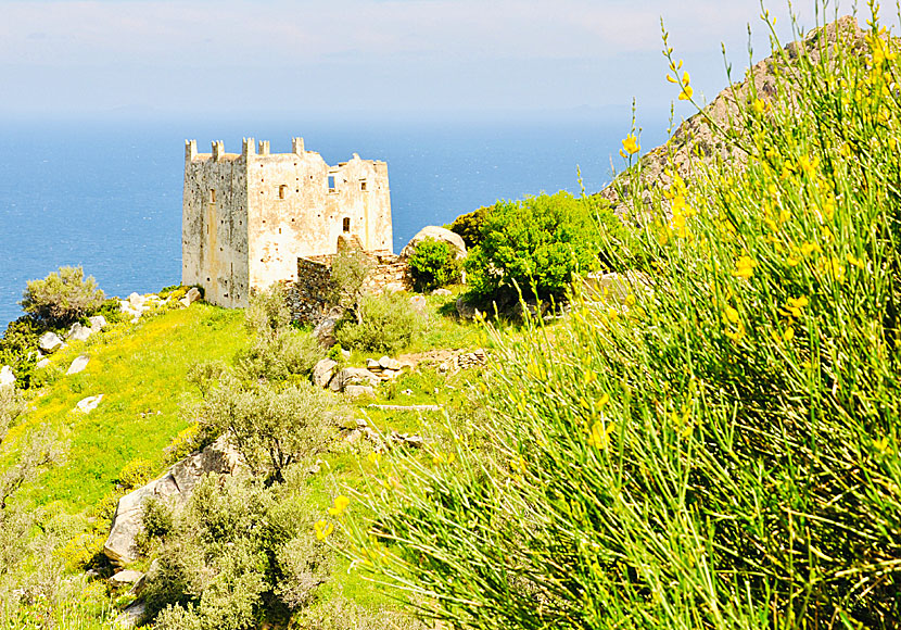 Agia Tower längs vägen till Apollonas på Naxos i Kykladerna.