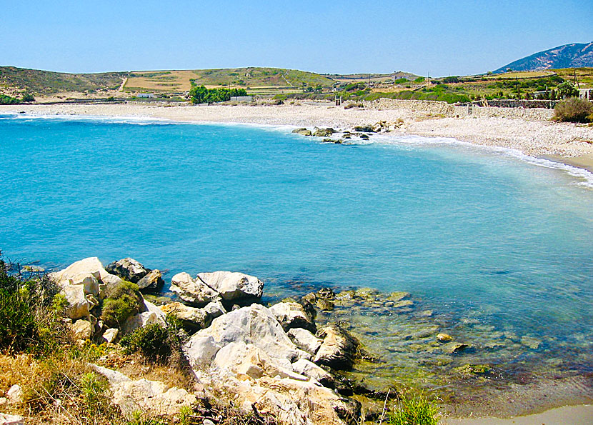 Klapperstenstranden Azalas beach nära Moutsouna på östra Naxos.