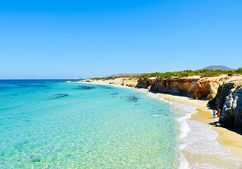 Missa inte Hawaii beach när du reser till Mikri Vigla på Naxos.