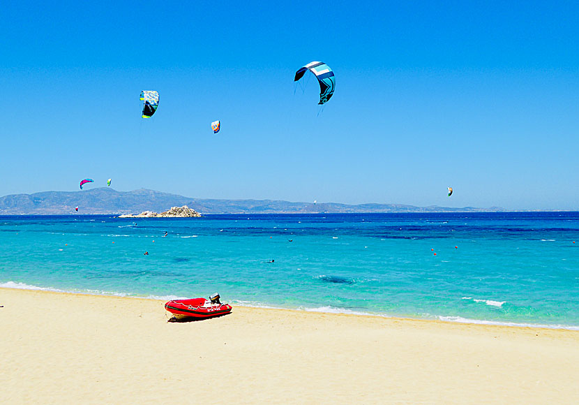 Mikri Vigla beach på Naxos är ett paradis för kite- och vindsurfare.