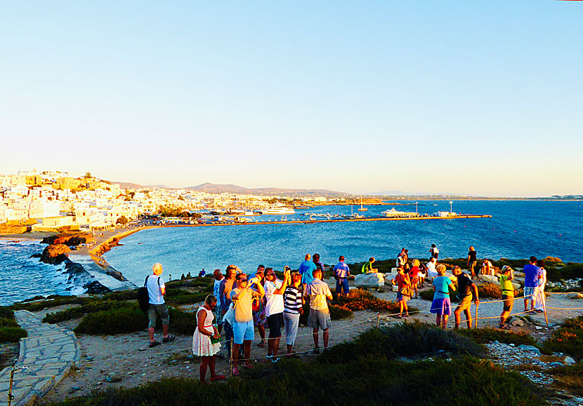 Portara och Apollons tempel och Naxos stad.