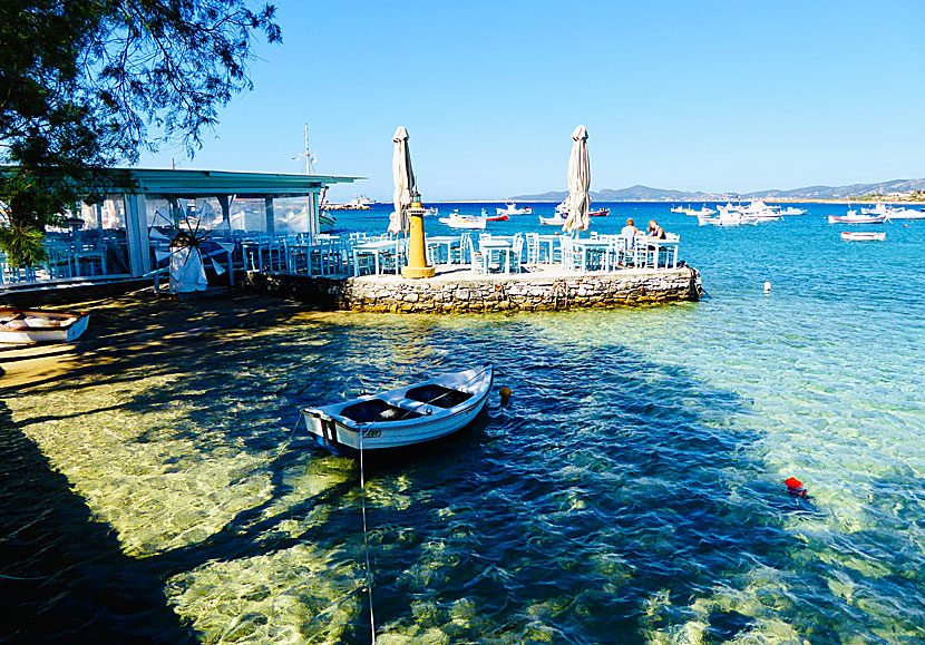 En av restaurangerna i Aliki på södra Paros i Kykladerna.