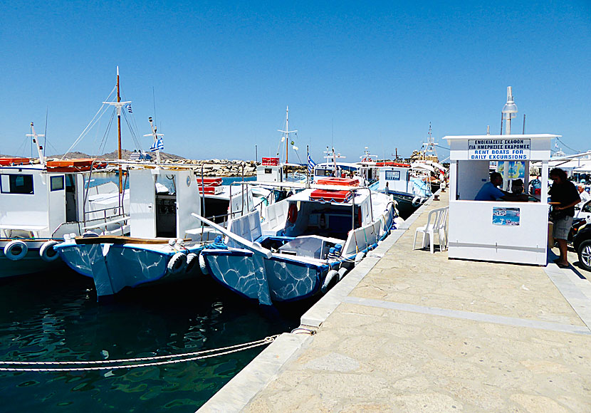 Från hamnen i Naoussa går badbåtar till stränderna Kolymbithres, Monastiri och Lageri.