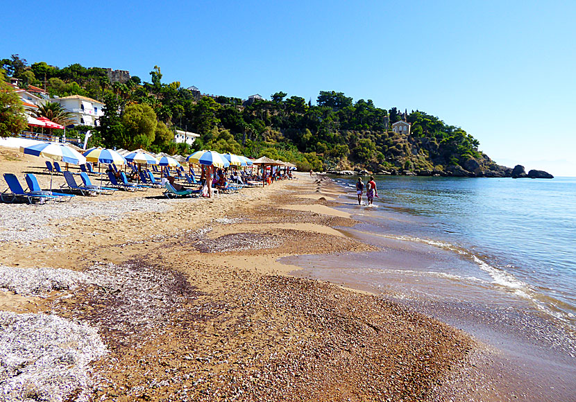 Koroni Castle sett från Zaga beach i Koroni på Peloponnesos.