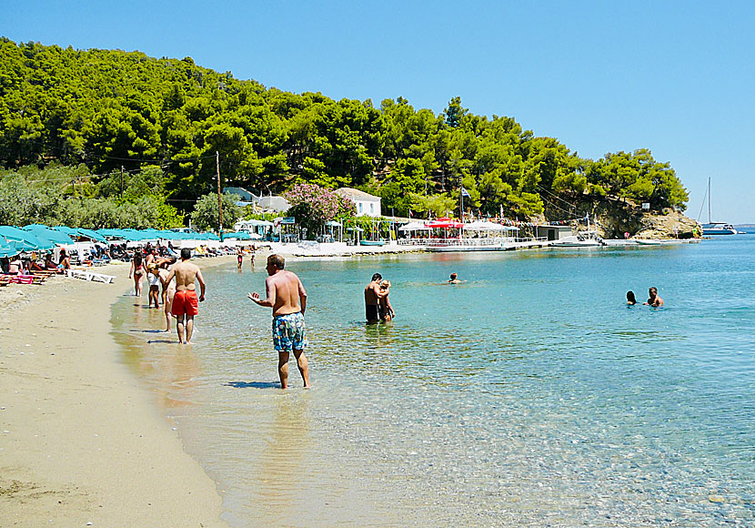 Poros bästa stränder. Monastiri beach.