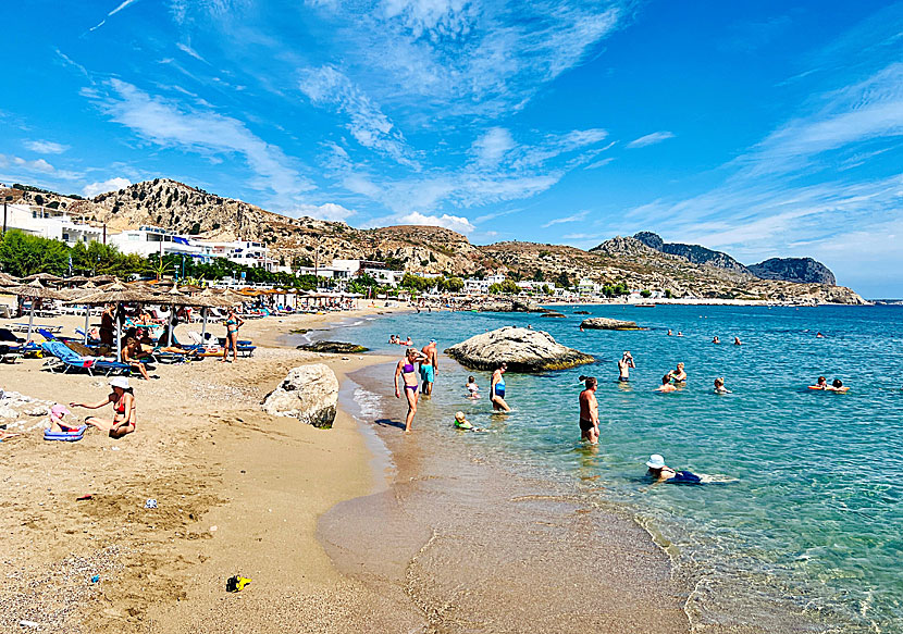 Den barnvänliga sandstranden i Stegna på Rhodos. 