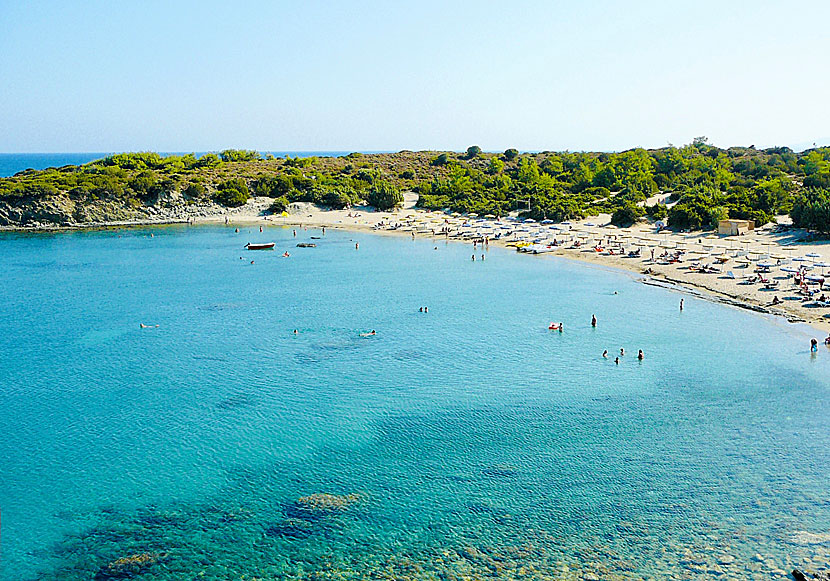 Glystra beach ligger efter Agios Georgios beach på Rhodos. 