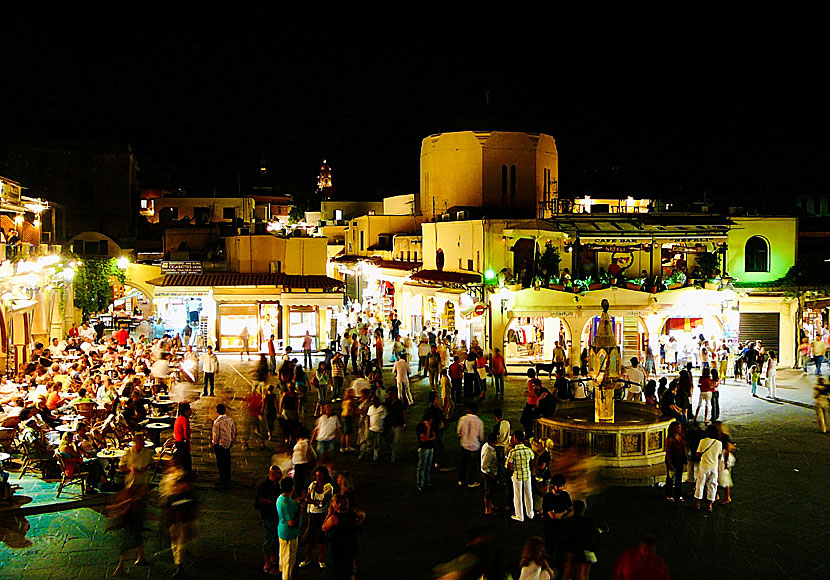 Flest inkastare per turist i Rhodos gamla stad finns det på Hippocrates Square.