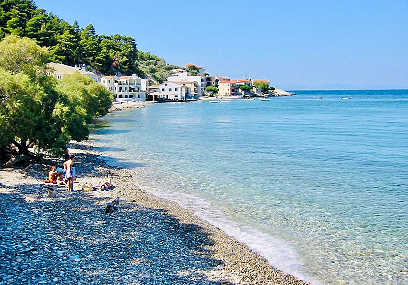 Avlakia beach nära stränderna Lemonakia, Tsamadou och Tsabou på norra Samos.