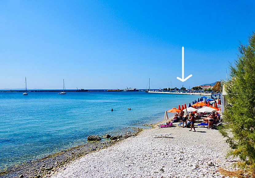 Tavernor och restauranger vid Remataki beach i Pythagorion. 