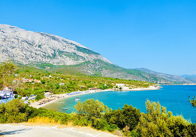 Stranden i Limnionas sett från vägen till Taverna at the end of the world.