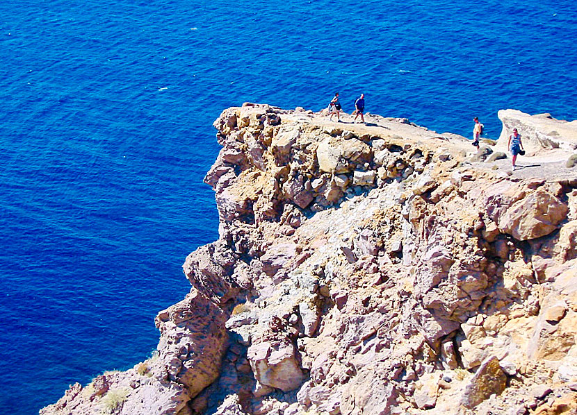 Vandra till fyren vid Cape Akrotiri på Santorini.