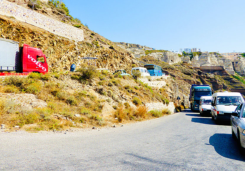 Går det bussar till och från hamnen på Santorini? Svaret är ja.