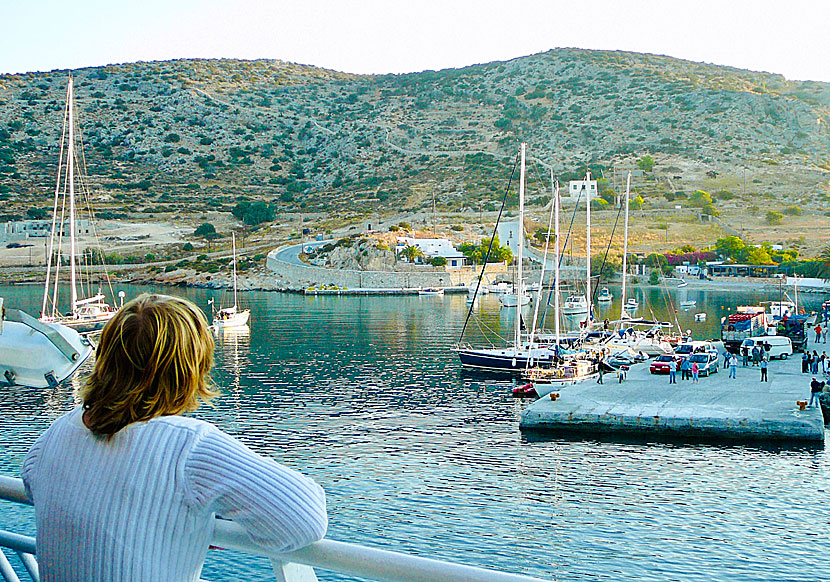 Blue Star Ferries trafikerar hamnarna på Iraklia, Schinoussa, Donoussa och Koufonissi.