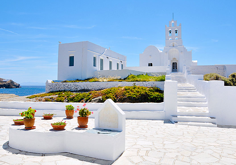 Monastery Chrisopigi på Sifnos i Kykladerna.