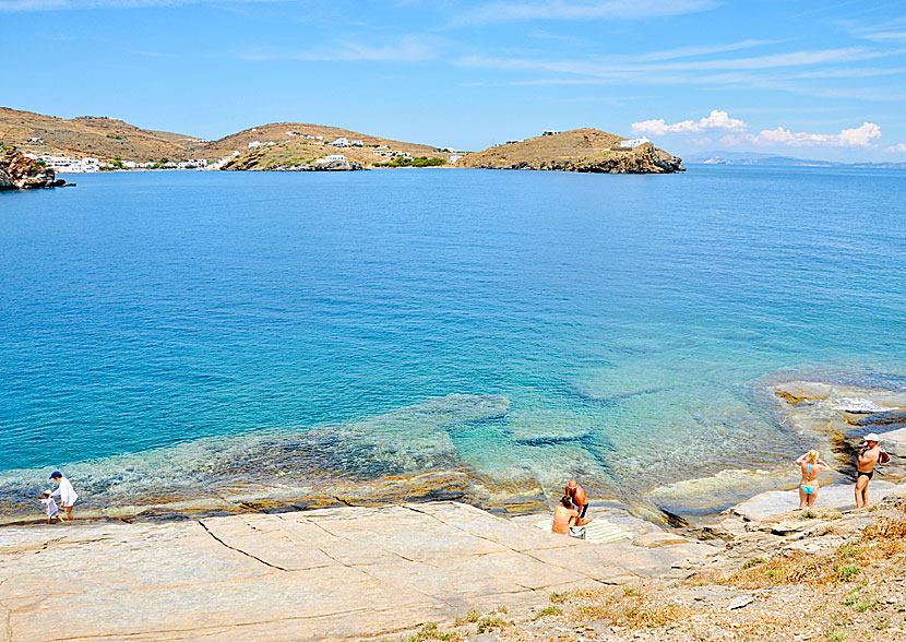 Klippbadet vid klostret Chrisopigi på Sifnos.