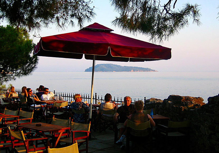 Kafé Bourtzi i Skiathos stad.