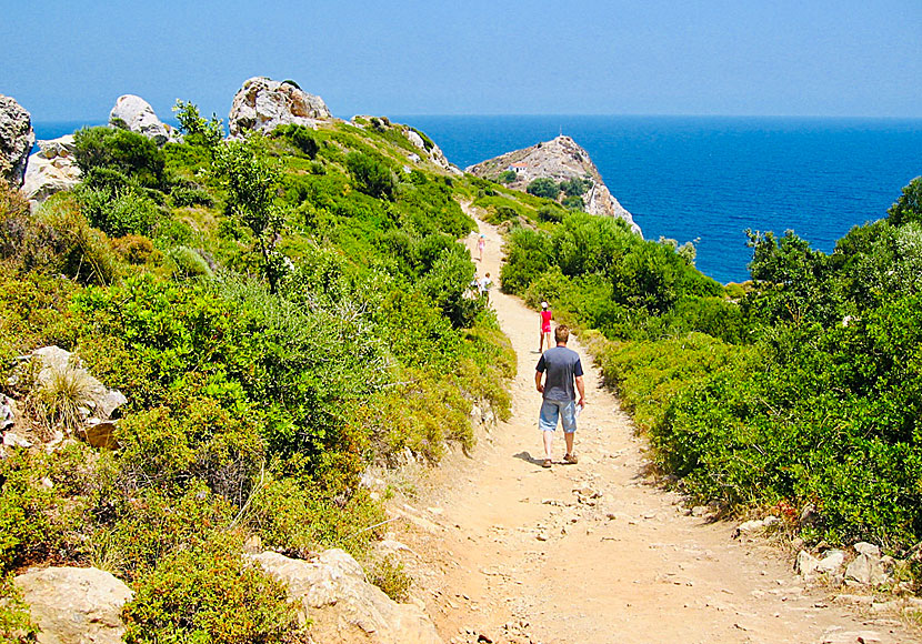 Vägen ner till Skiathos gamla huvudstad Kastro.