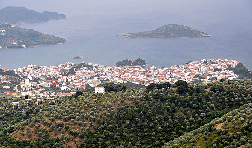 Skiathos stad från ovan.